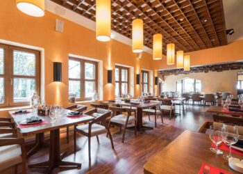 From Overbookings to No-Shows: Fixing the Biggest Reservation Headaches in Restaurants