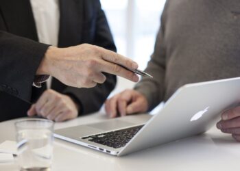 Customer Acquisition Platforms Explained: Features, Benefits, and Use Cases with a Customer Acquisition Platform