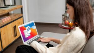 Comparing Features: Key Differences Between Windows 11 Home and Pro Editions