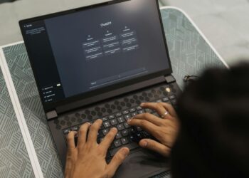 Algorithmic Validation Shaping Self-Worth in the Age of Creator Economies and AI Content