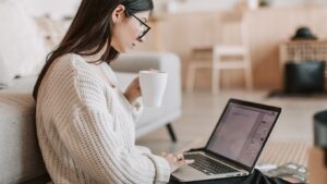 Which AI Tool Is Perfect for Engaging Social Media Content?